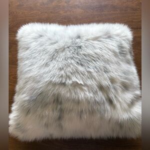 Pottery Barn Teen Harry Potter Hedwig Faux Fur Throw Pillow Square White Gray